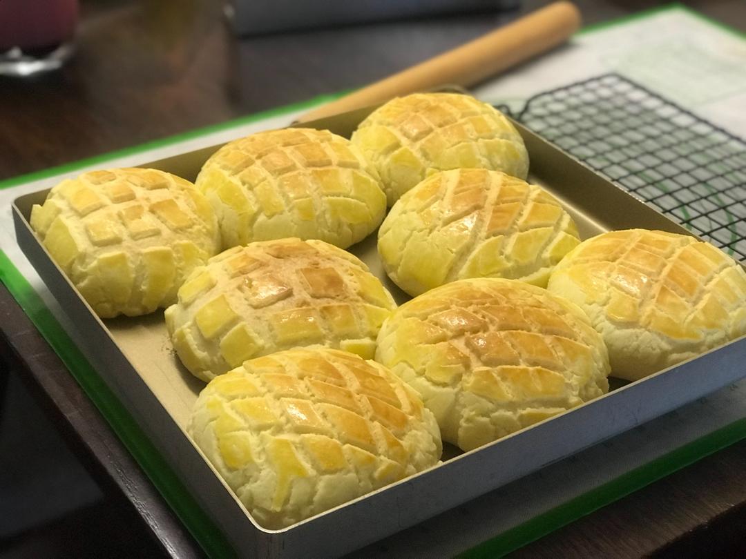 好吃到炸裂的港式菠萝包（附带制作酥皮的小视频）