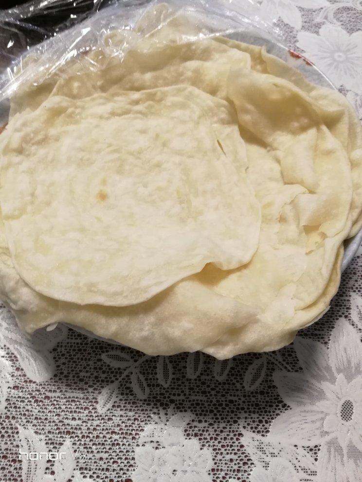 烙春饼(用视频告诉你，这饼有多软)