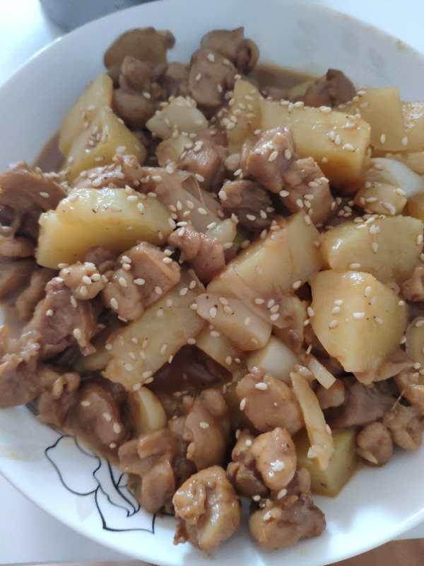土豆炖鸡腿肉