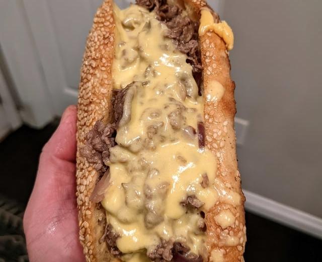 费城牛肉芝士三明治「Philly Cheesesteak」的做法