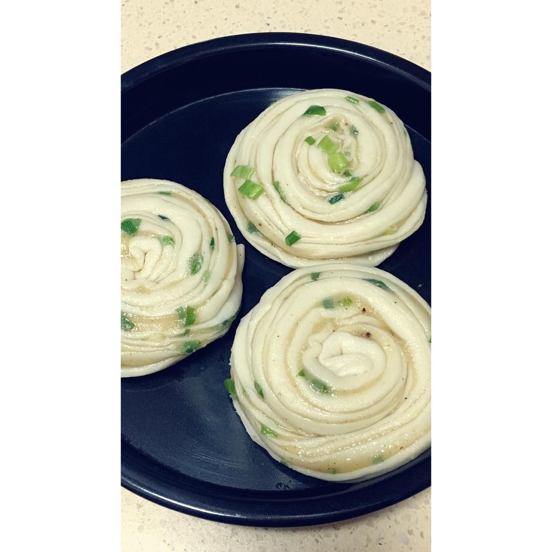 烫面葱花手撕饼