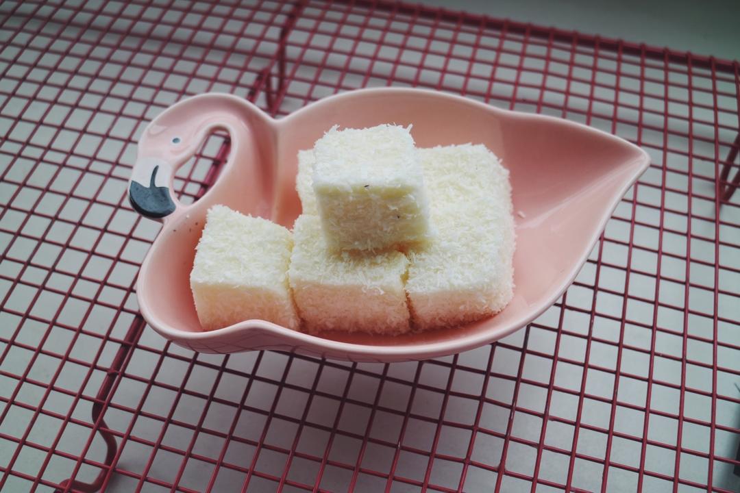 完胜85度C牛奶椰丝小方