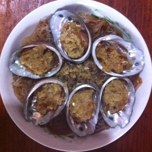 蒜蓉粉丝蒸鲍鱼