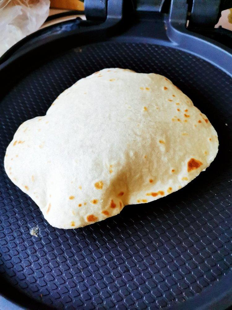 张张都鼓大泡的鸡蛋灌饼这样做不鼓大泡都难