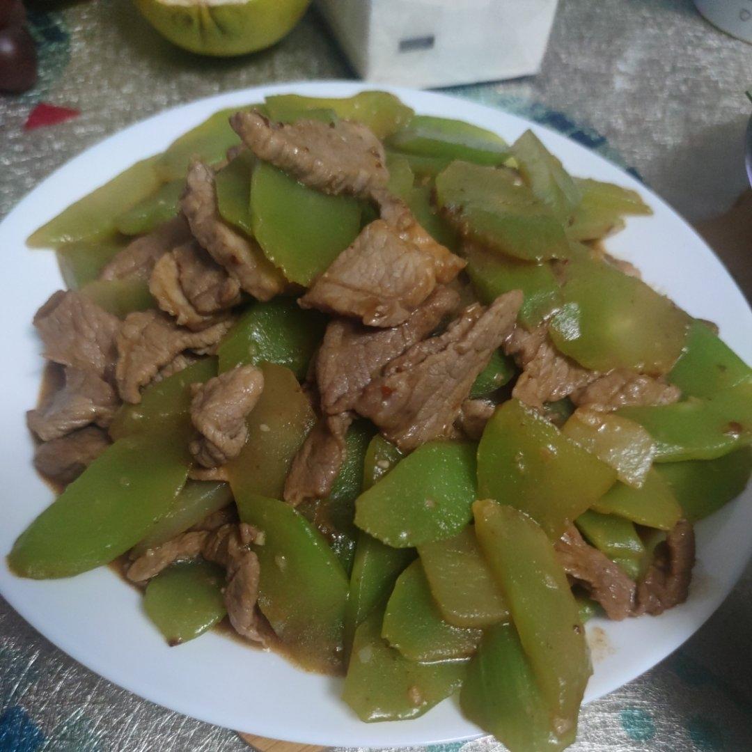 简单又好吃的莴笋炒肉