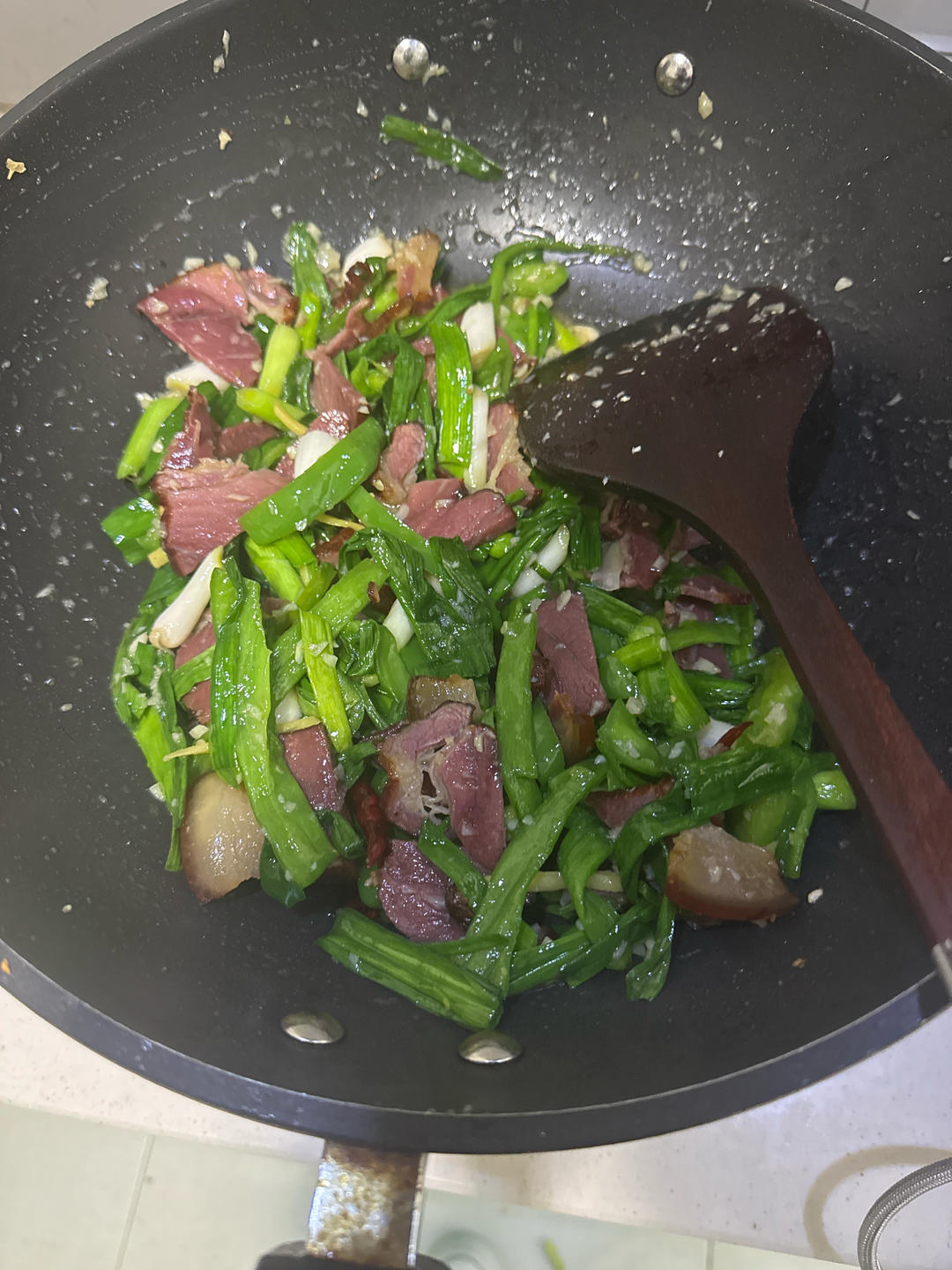 腊肉炒蒜苗