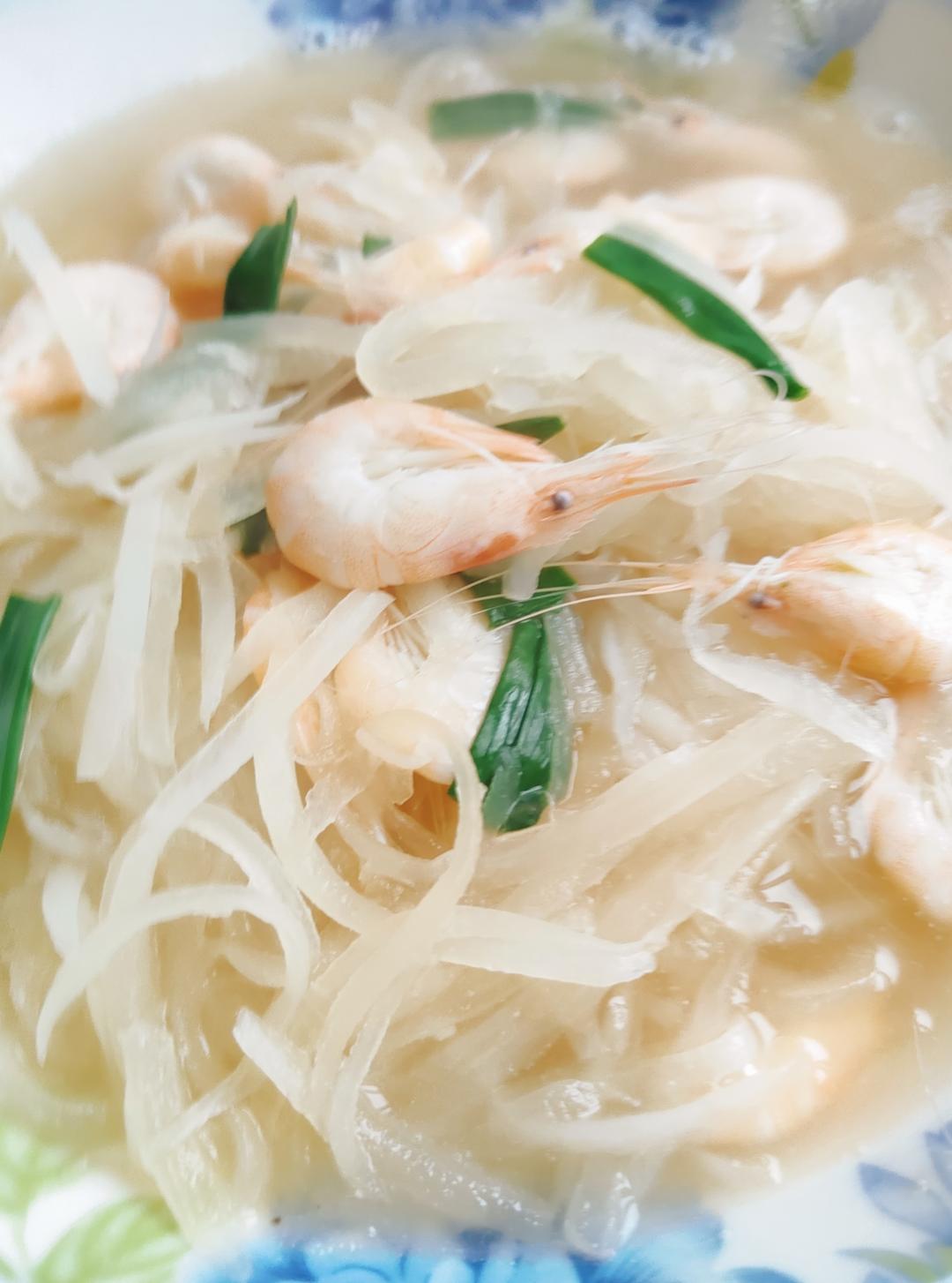 白萝卜丝烧白虾