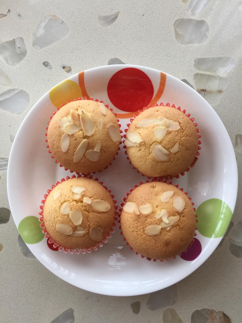 红豆沙夹心老式鸡蛋糕
