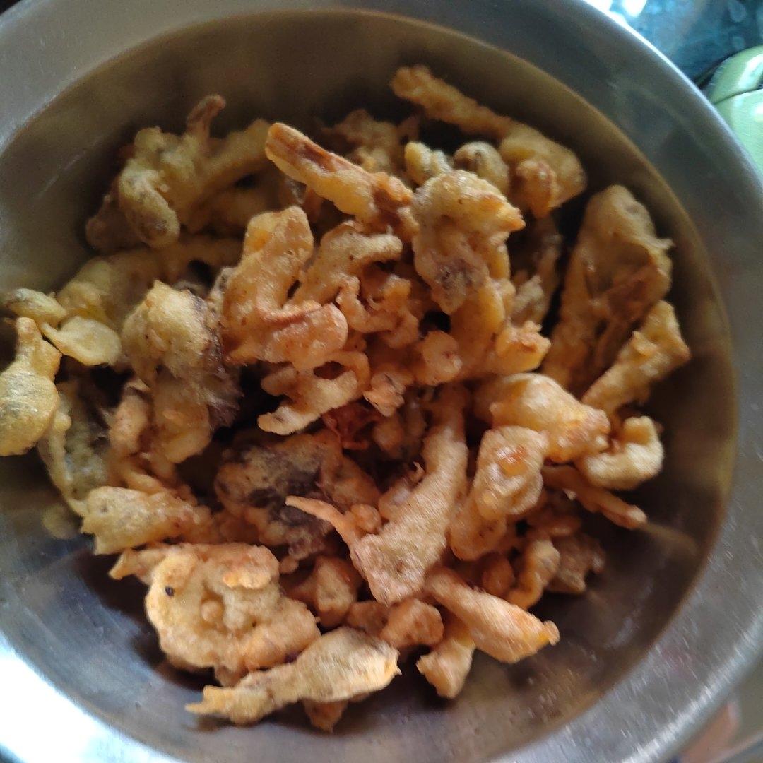 干炸蘑菇的做法，大人小孩都喜欢