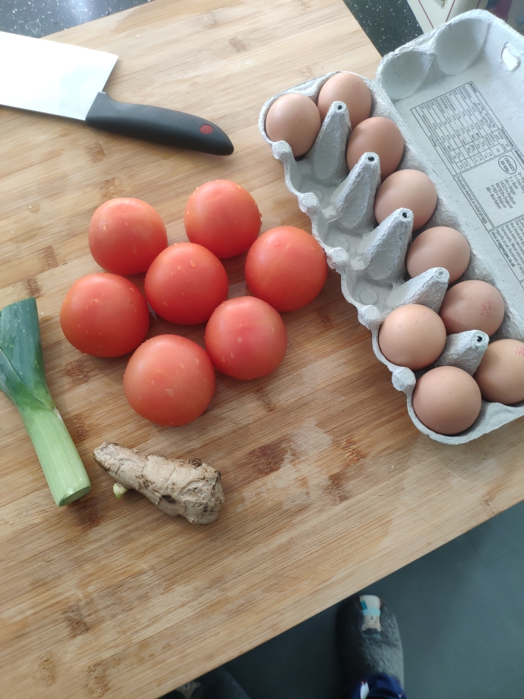 番茄炒蛋终极版 鸡蛋西红柿的做法 步骤1