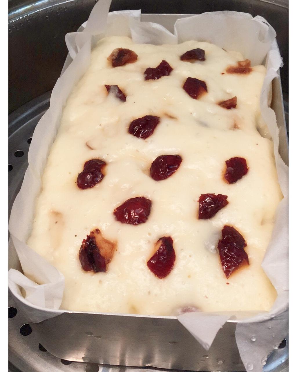 用两只筷子就能把面揉好的蔓越莓发糕