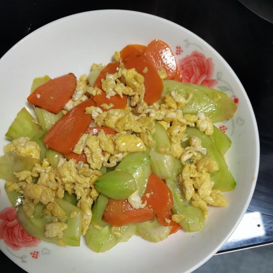 五分钟下饭菜黄瓜火腿炒鸡蛋