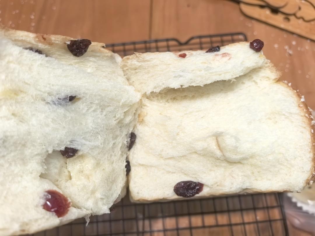 手撕蔓越莓炼乳吐司