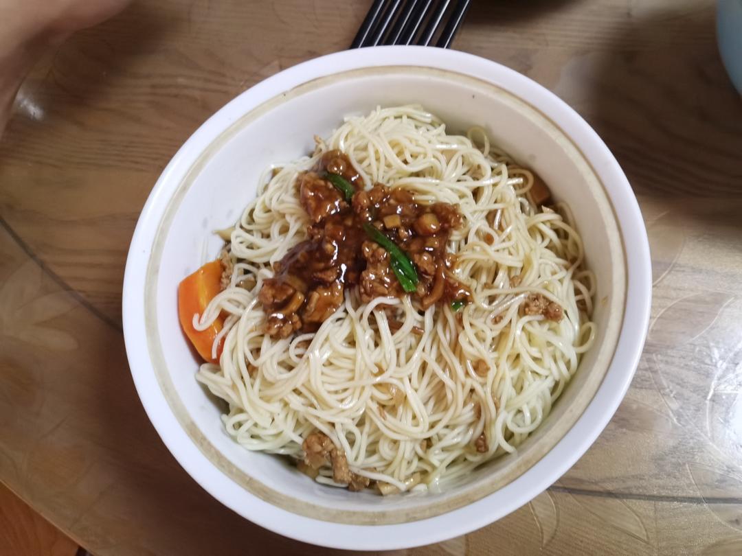 十分钟做好一盘肉酱拌面，太好吃了😋