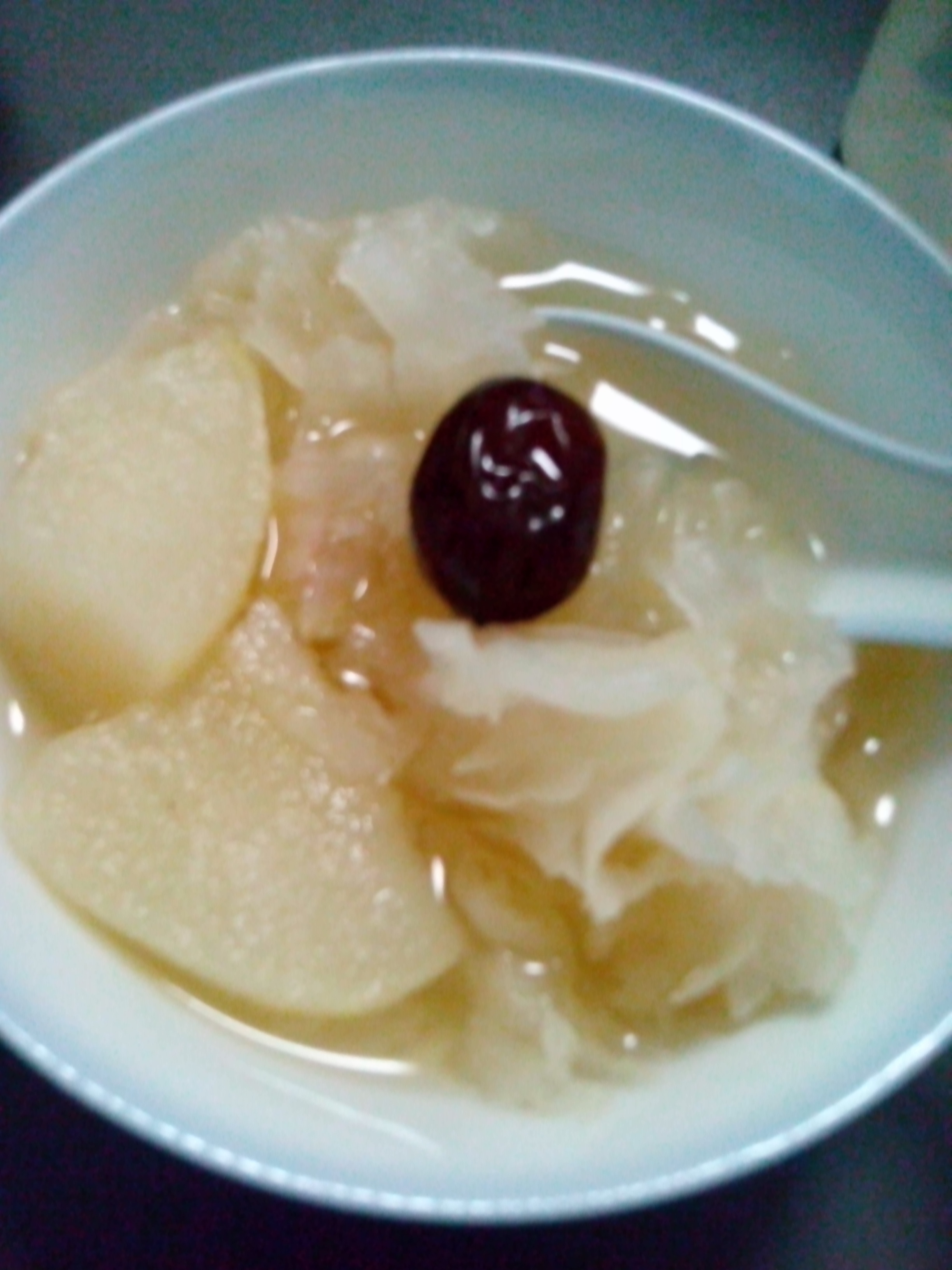 冰糖银耳雪梨汤