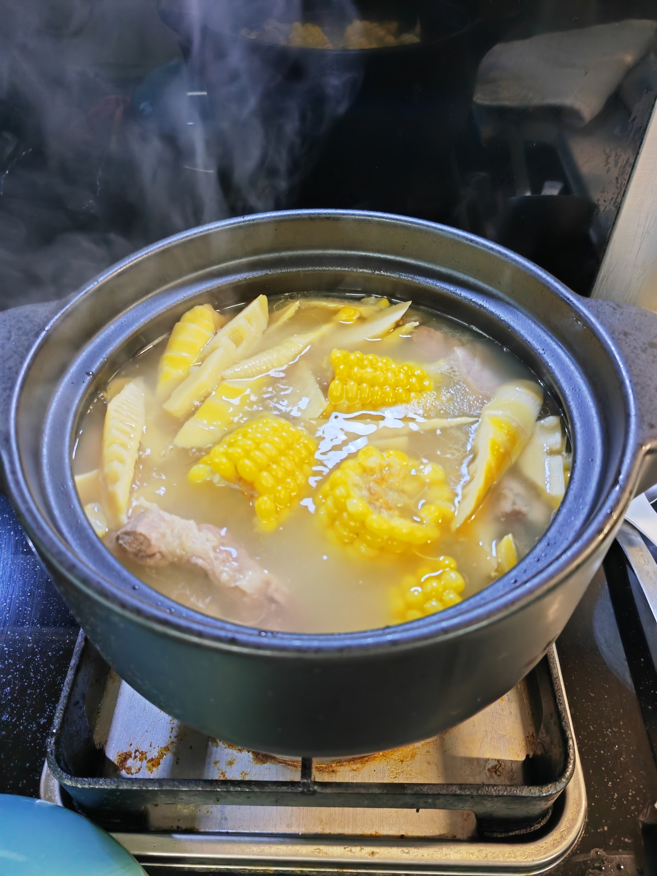 排骨玉米冬笋汤（味道非常鲜美）