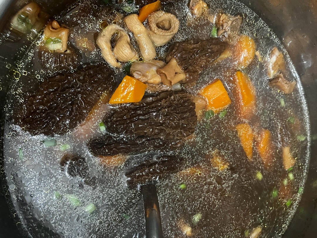 羊肚菌炖鸡汤（超详细攻略）