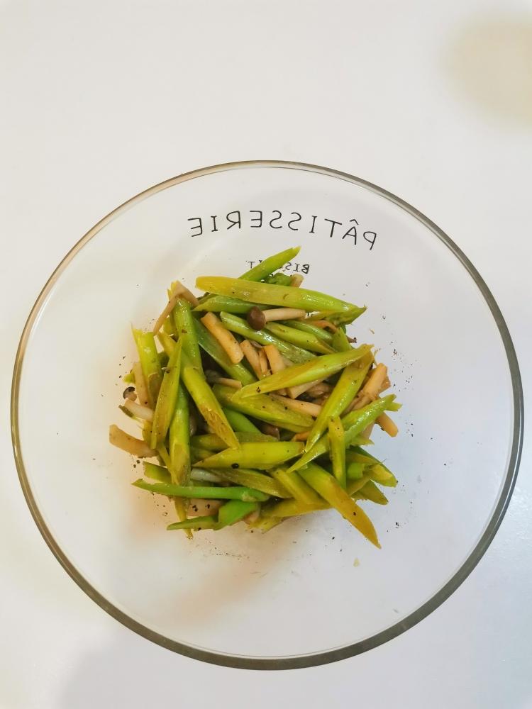芦笋蘑菇(微波炉)