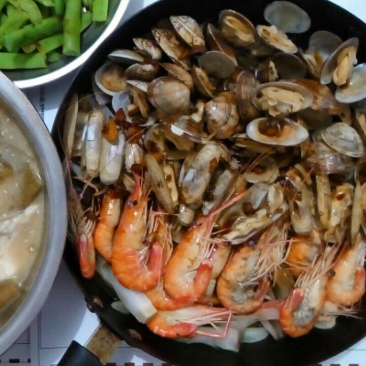 生焗海鲜大杂烩