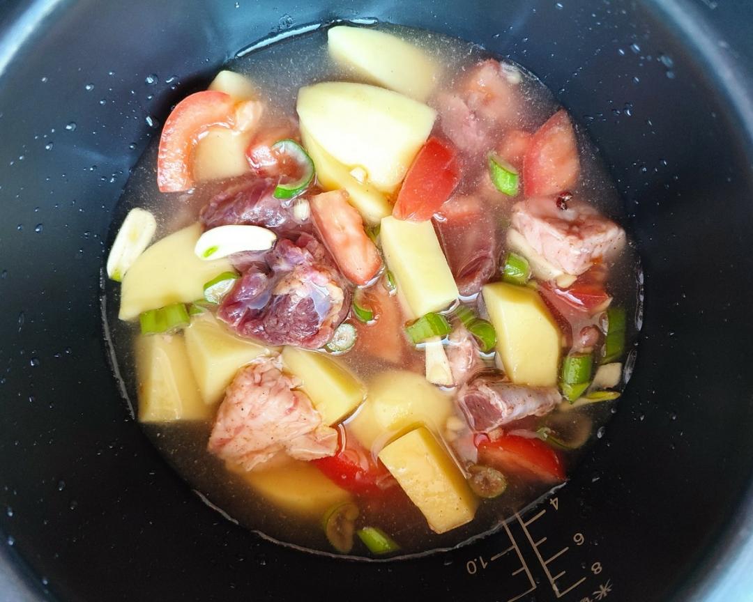 番茄土豆牛肉米饭一锅出