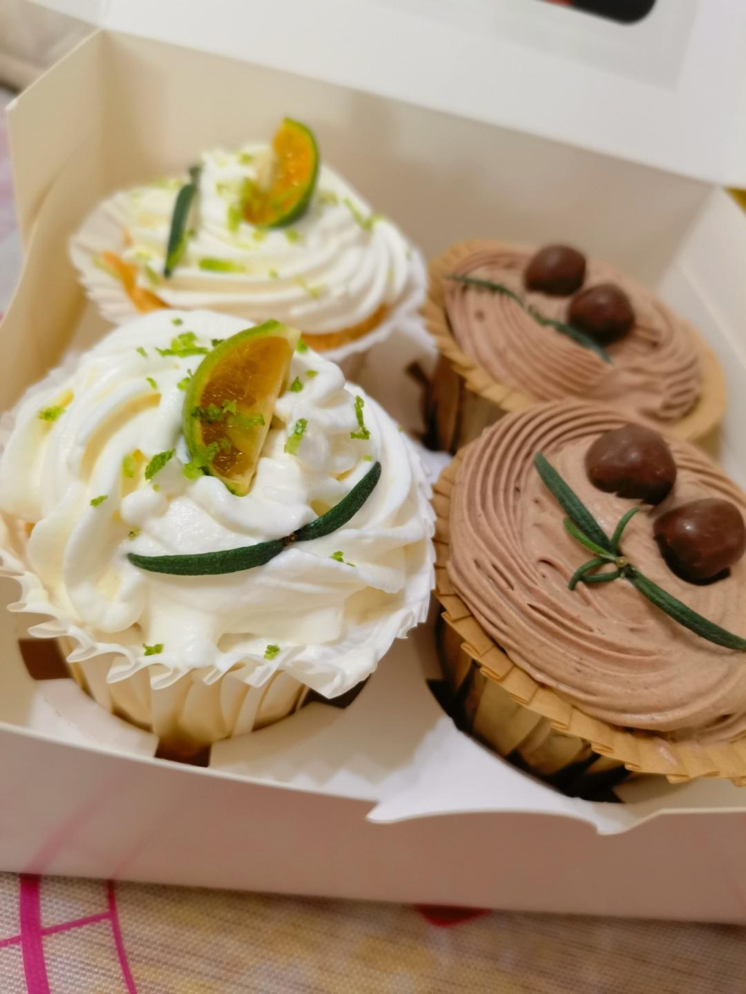 不回缩不开裂戚风纸杯蛋糕