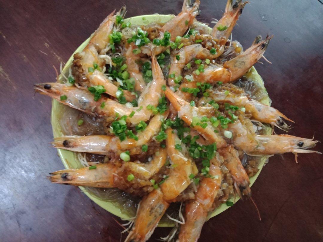 【蒜蓉粉丝蒸虾】