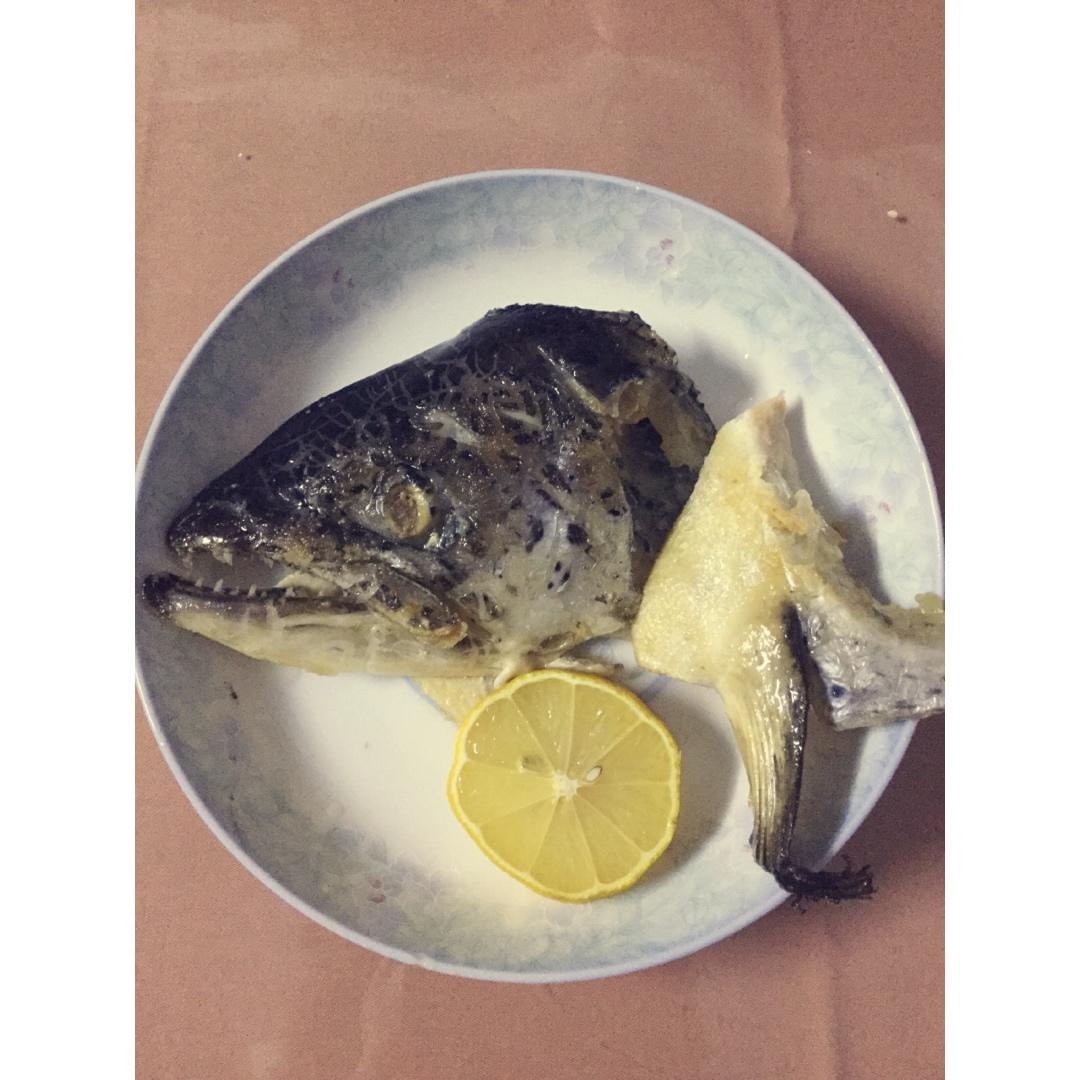 柠汁煎三文鱼头