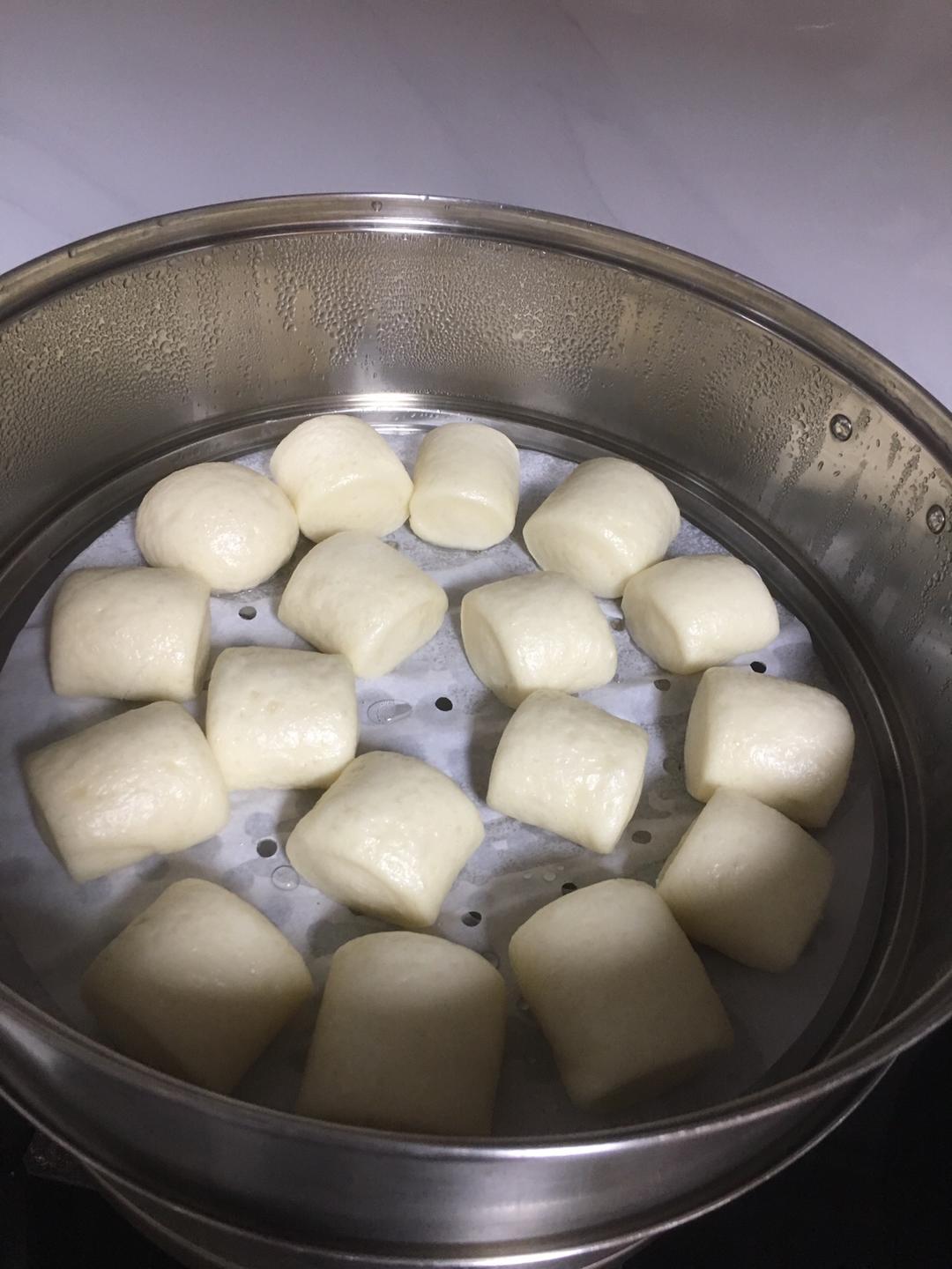 家常白馒头（面包机和面）的做法