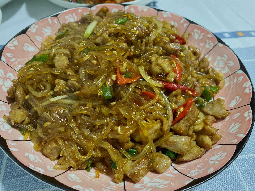 ss小乖做的肉炒红薯粉
