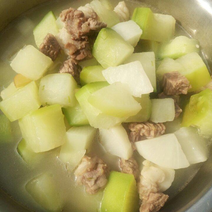 牛肉炖萝卜