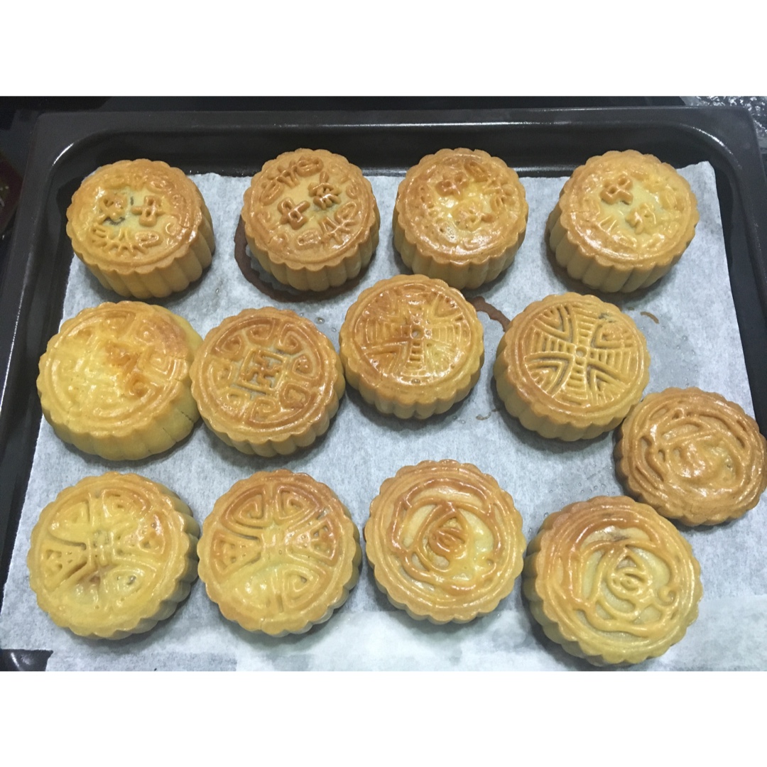 广式莲蓉蛋黄月饼