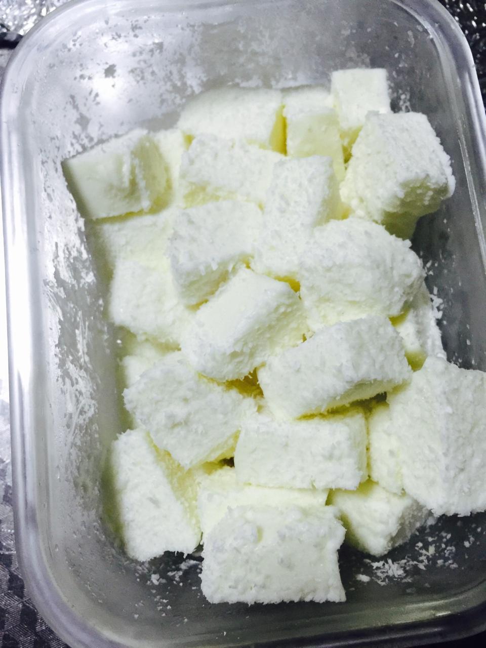 完胜85度C牛奶椰丝小方