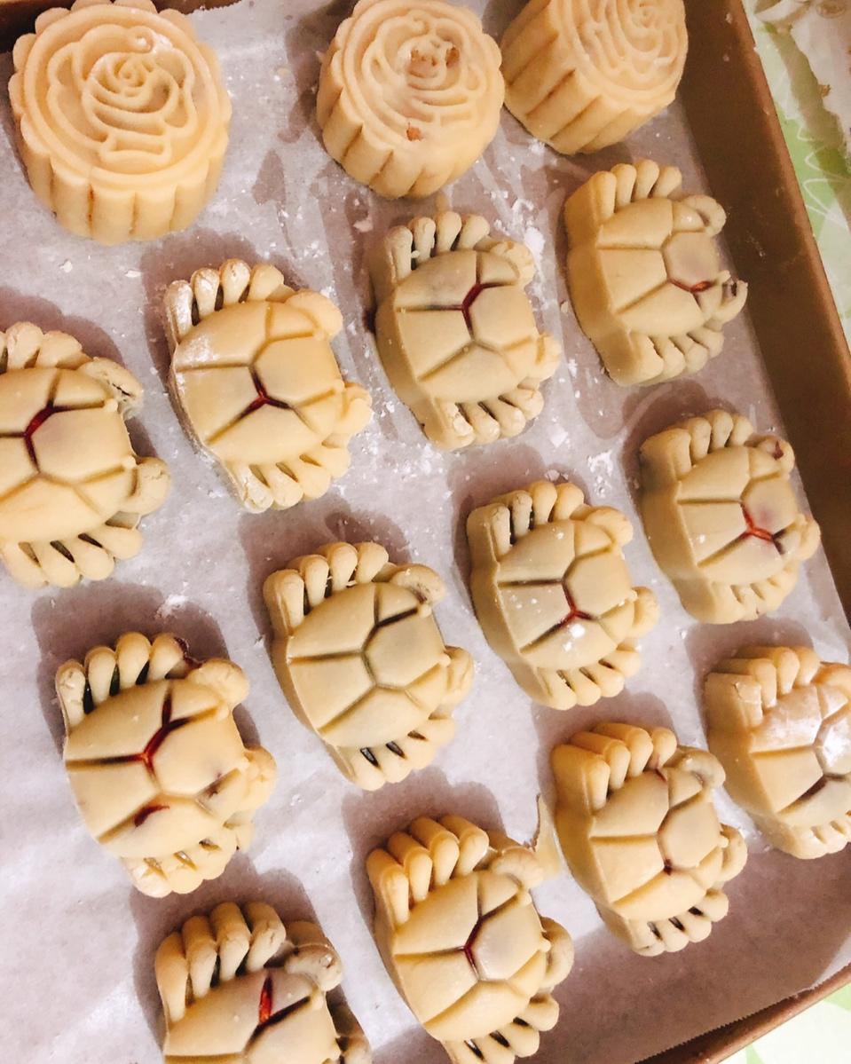 广式月饼—蛋黄莲蓉月饼