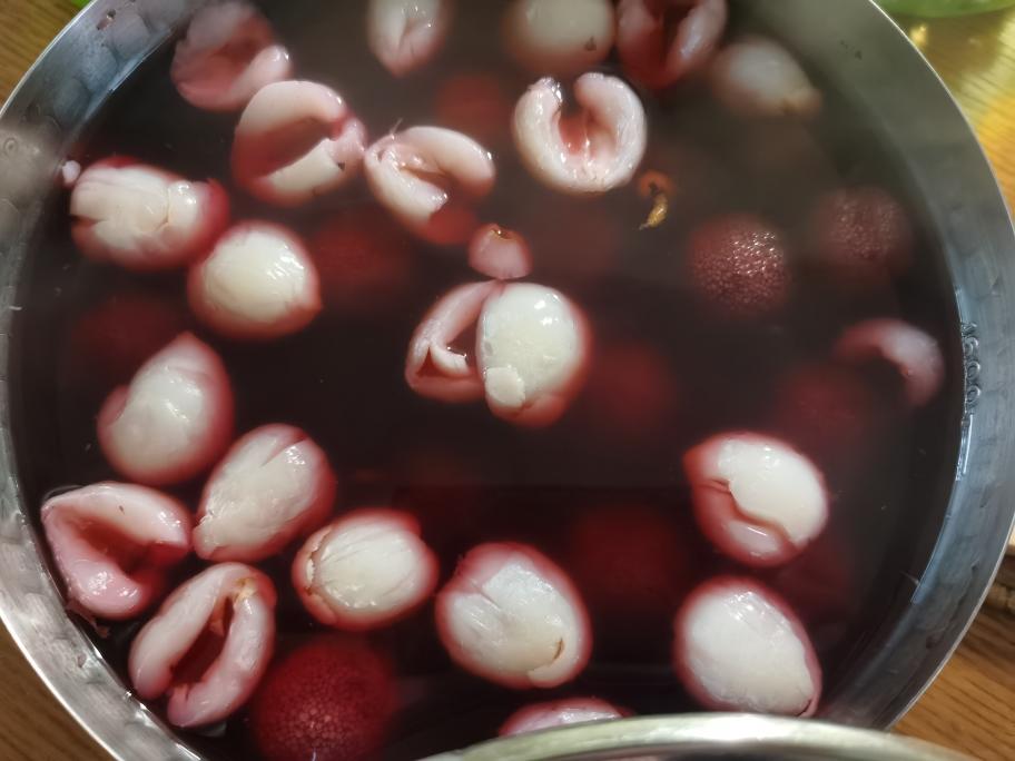 夏日特饮:杨梅荔枝茶