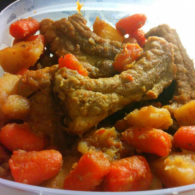 胡萝卜土豆炖排骨