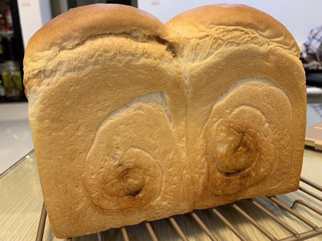 绵软好吃的葡萄干吐司