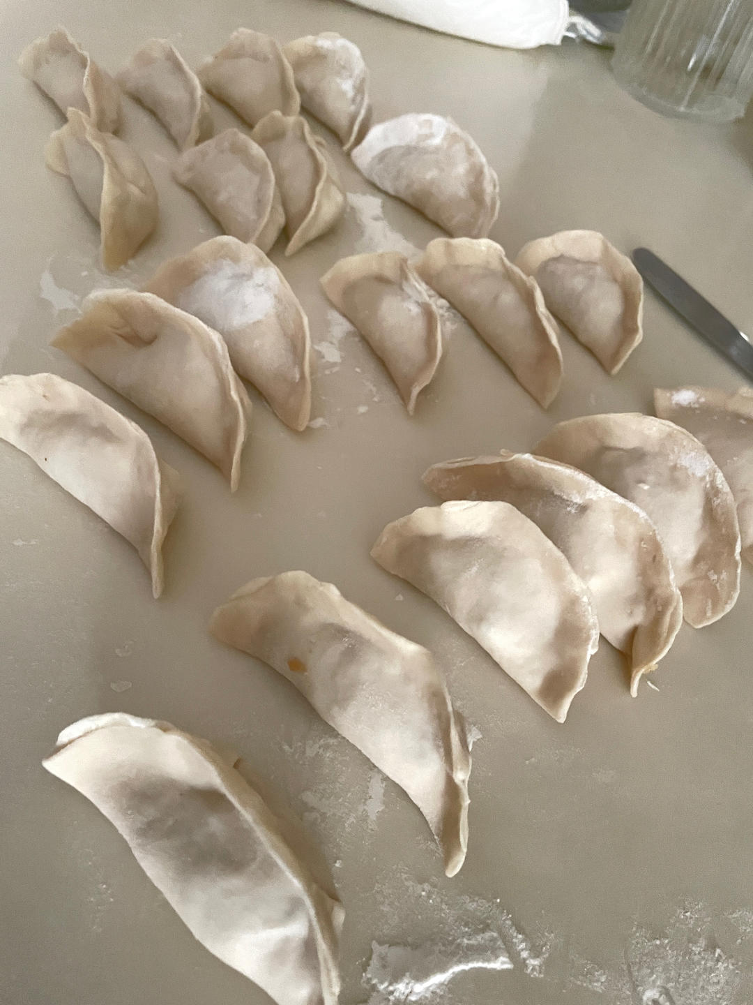 手工揉面三分钟，又韧又薄又好包的饺子皮