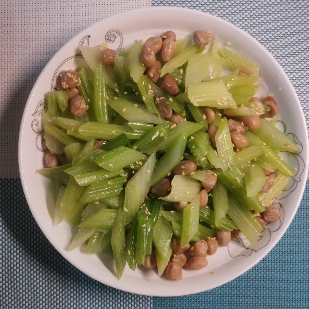 清爽芹菜拌花生米