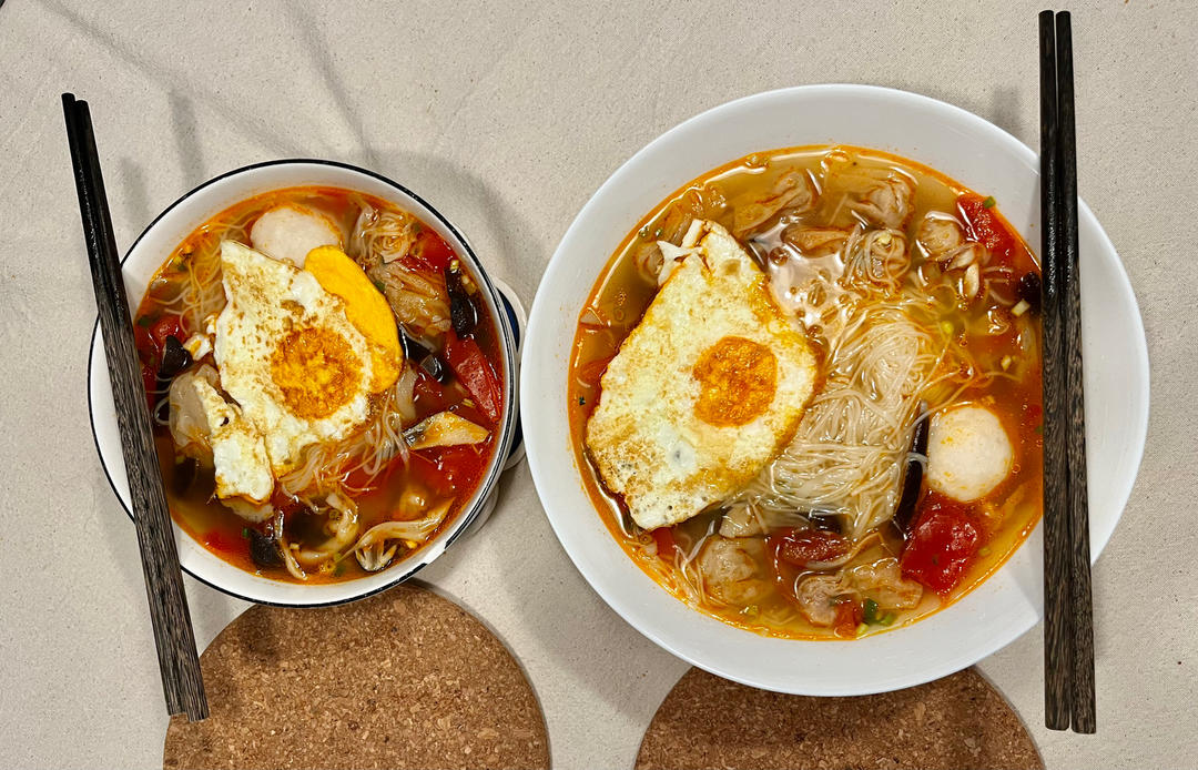 煮福州线面（番茄鸡枞菌）