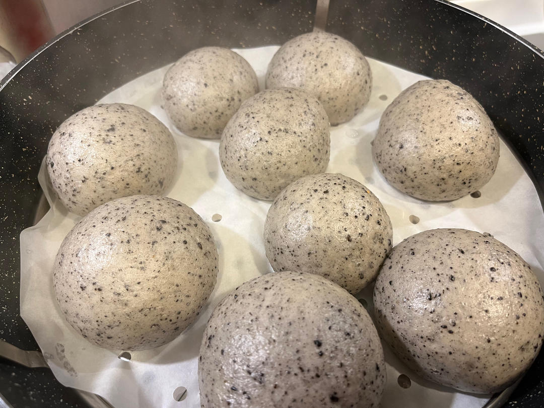 补钙又好吃😋简单快手奶香黑芝麻馒头