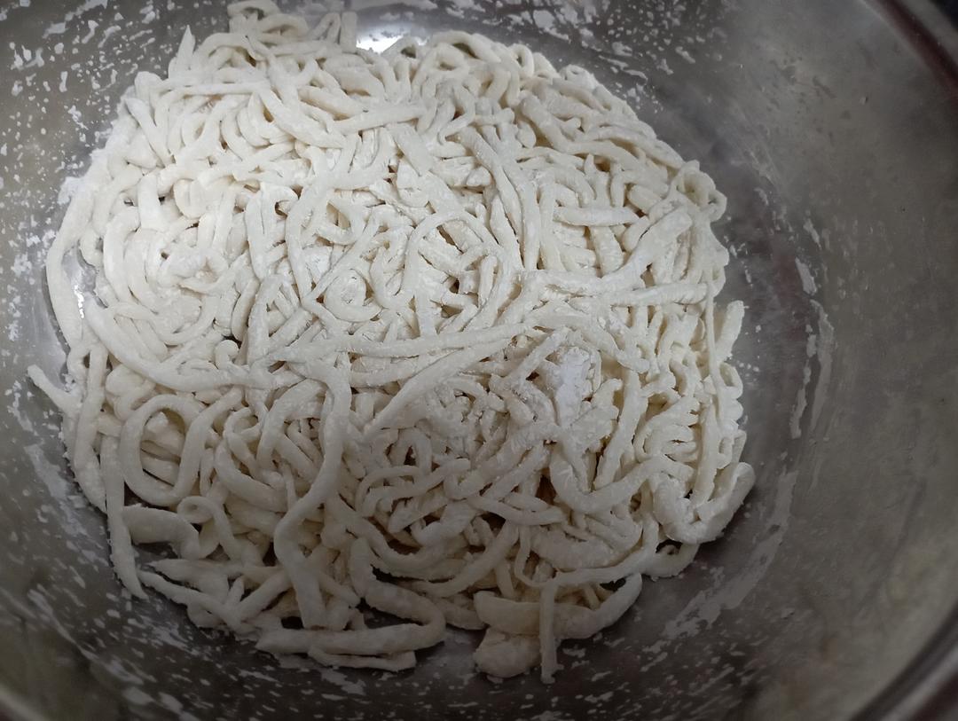 快手纯手工擀面条