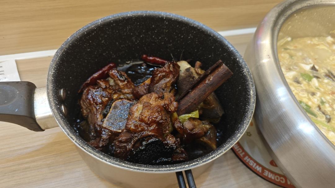 超简单的酱大骨（红烧筒骨）