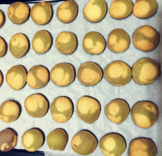 双色大理石纹饼干制作方法（花纹整形详细图解版）