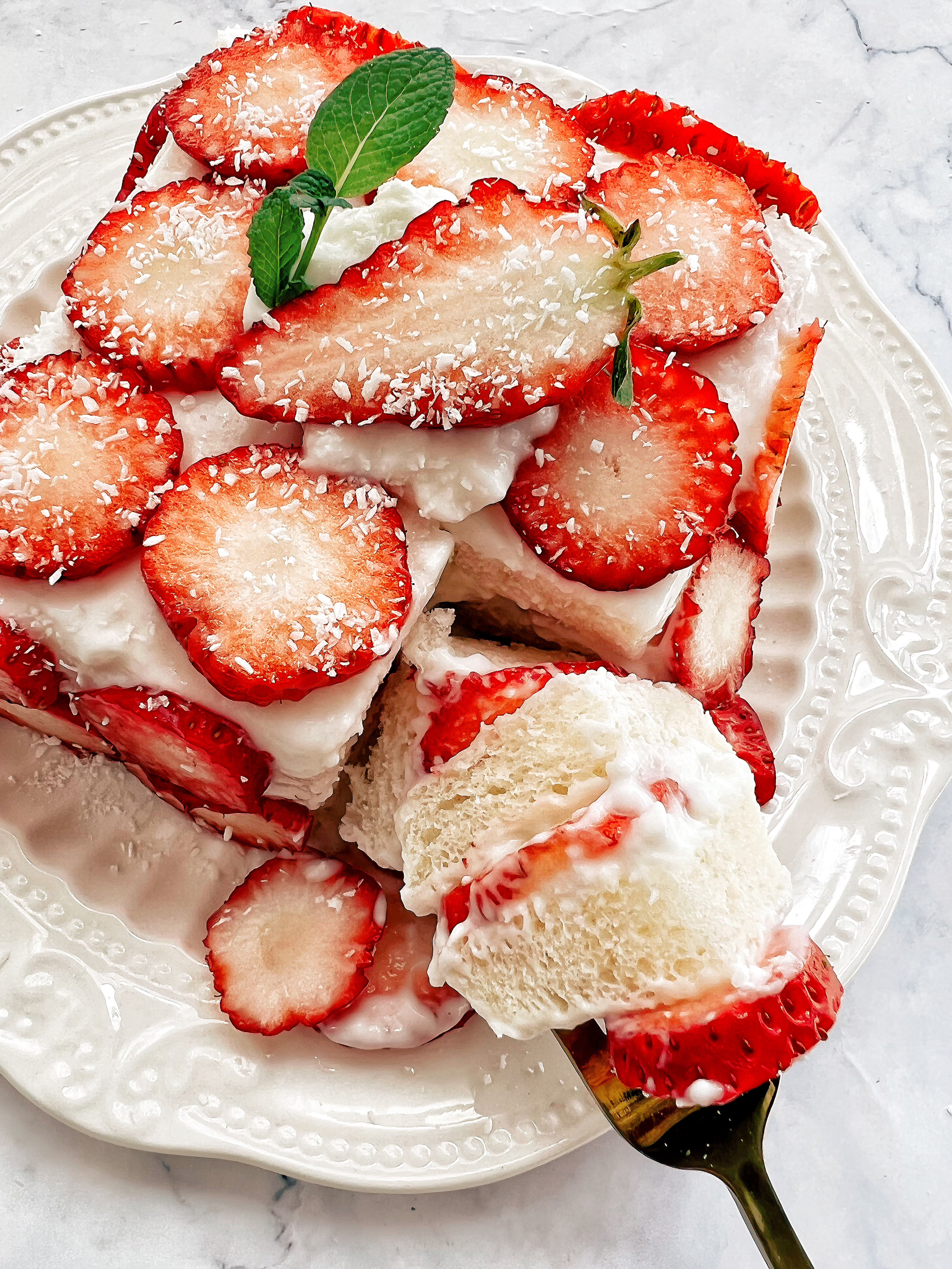 免蒸免烤小甜品，草莓酸奶蛋糕