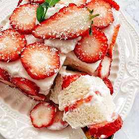 免蒸免烤小甜品，草莓酸奶蛋糕