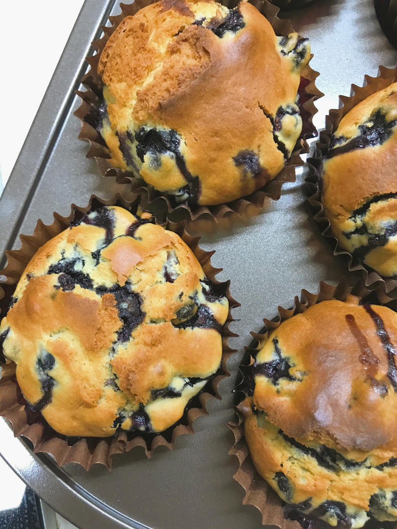 【爆浆蓝莓玛芬蛋糕】搅和几下就爆浆了～Blueberry Muffins～ | Q BAKE