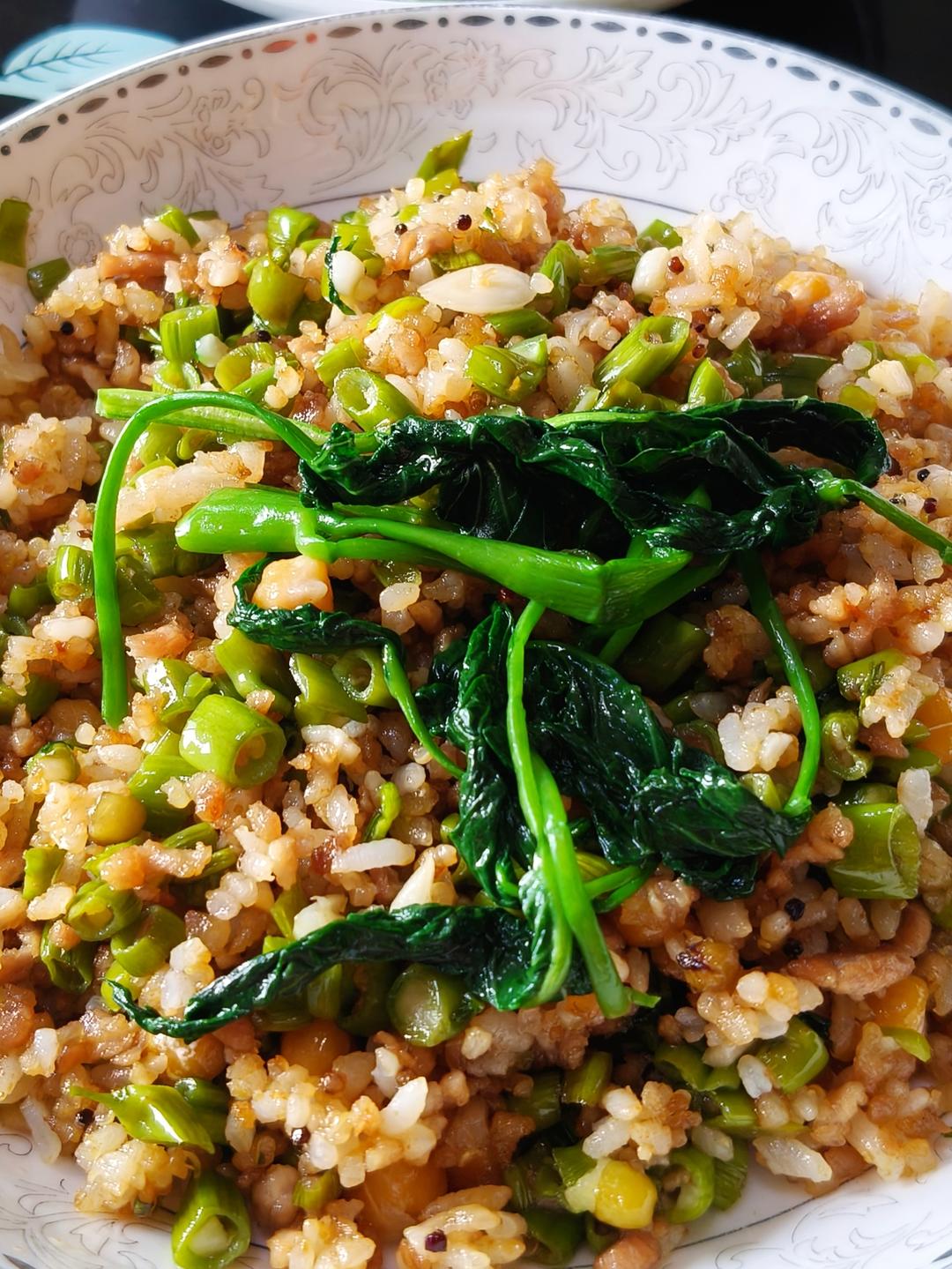 低卡空心菜肉末炒饭