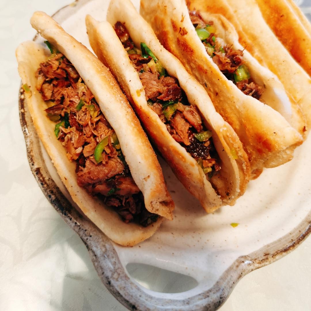 香酥夹肉火烧（河间驴肉火烧）