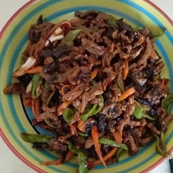 鱼香肉丝没有鱼 泡椒是精髓 鱼香味就在这一个关键配料 超详细