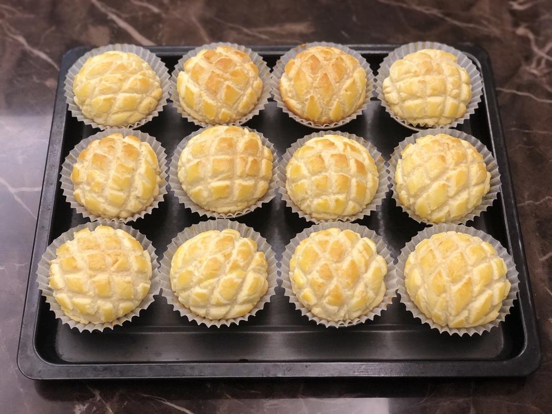 好吃到炸裂的港式菠萝包（附带制作酥皮的小视频）